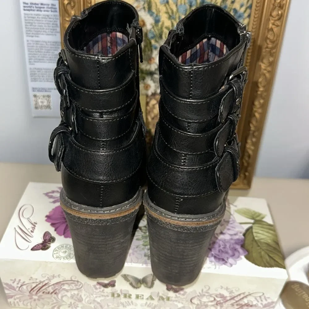 White Mountain 8 JOJO Black Heel Triple Buckle Double Zip Moto Ankle Booties